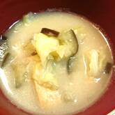 ナスやキャベツのみそ汁