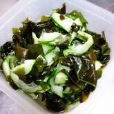 キュウリとワカメの酢の物