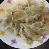 野菜たっぷり春キャベツの手作り焼き餃子