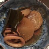 おふくろの味！しみしみ大根とやわらかイカの煮物