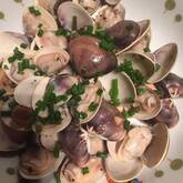 貝のハーブワイン蒸し