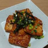 こってり甘辛！カレー風味の豆腐ステーキ