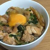 鶏肉のすき焼き丼