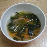 ホウレン草と玉ネギのスープ