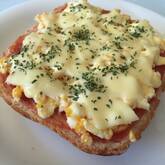 卵のピザトースト
