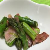 ニンニク風味の間違いないおいしさ！アスパラとベーコンのガーリック炒め