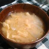薄切り玉ネギのみそ汁