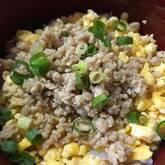 お箸が止まらない定番丼！鶏そぼろ丼 by 杉本 亜希子さん