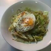 キャベツのホットシーザーサラダ