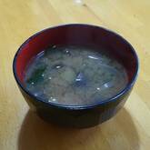 ナスと玉ネギのみそ汁