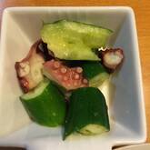 たたきキュウリとタコの和え物