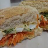 ブロッコリーのタルタルサラダ風サンドイッチ