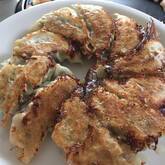 野菜たっぷり春キャベツの手作り焼き餃子