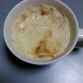 マグカップに材料を入れるだけ！レンジでプリン