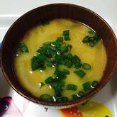 ジャガイモと玉ネギのみそ汁