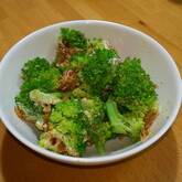 ブロッコリーのおかかマヨ和え