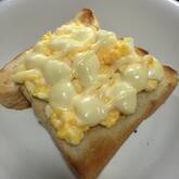 卵のピザトースト