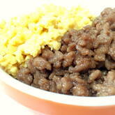 お箸が止まらない定番丼！鶏そぼろ丼 by 杉本 亜希子さん