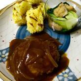 煮込みハンバーグ