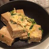 キヌサヤと高野豆腐の卵とじ