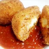 トマトソースでライスコロッケ