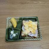 スクランブルエッグのオープンサンド♪～マヨソース添え～