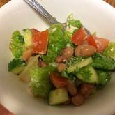 お豆とキュウリのサラダ