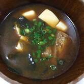 豆腐とワカメのみそ汁