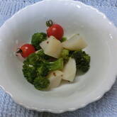 ブロッコリーとカブのサラダ