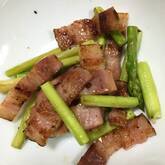 ニンニク風味の間違いないおいしさ！アスパラとベーコンのガーリック炒め