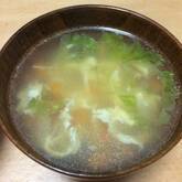 レタスとふわふわ卵のスープ