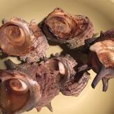 磯の味を堪能！サザエのつぼ焼き