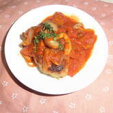 ジューシー！キノコのトマト煮込みハンバーグ