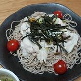 ざるそばのネギ塩豚しゃぶ添え