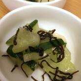 たたきキュウリ昆布和え