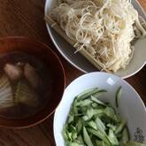 二種のつけだれ素麺