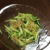 クラゲとキュウリの和え物