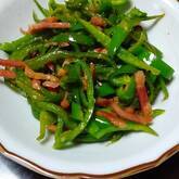 大量消費に！簡単即席ピーマンのきんぴらごま風味