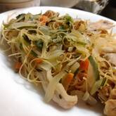 具だくさんの焼ビーフン