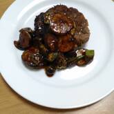 濃厚赤みそソースの和風ハンバーグ