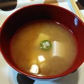 トロトロがおいしい オクラと豆腐の味噌汁