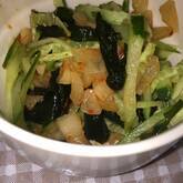 ワカメとキュウリのキムチ風味