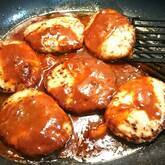 濃厚デミグラスソースのジューシーハンバーグ