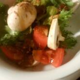 トマトとレタスのスパイシーサラダ