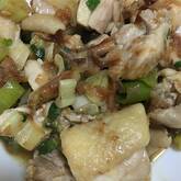 鶏肉と白ネギのおかかまみれ