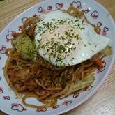 目玉焼きのせ焼きそば