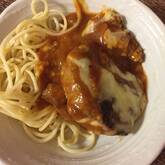 チーズ入り煮込みハンバーグ