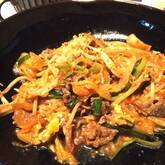 牛肉とキムチの卵とじ