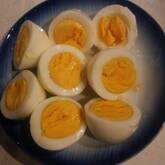 ゆで卵のゴマ油がけ