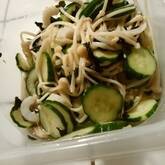 キュウリとエノキの酢の物